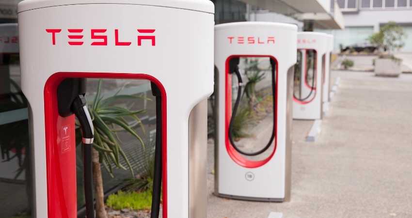 Tesla-Charging-Is-Not-a-Problem