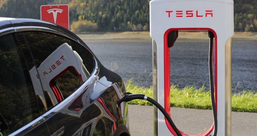 Tesla-Supercharger-Network-Is-on-Beaches-Too