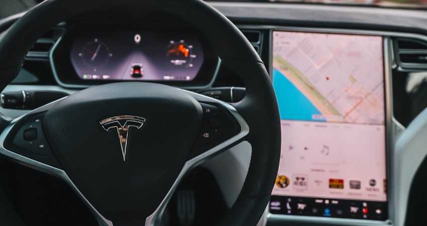 Teslas-Come-With-Navigation