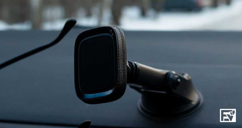 Tips-on-Selecting-a-Magnetic-Phone-Holder-for-Your-Electric-Car-findingev