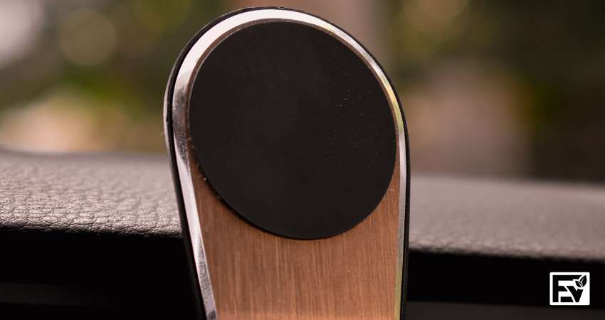 Does-Magnetic-Phone-Holder-Interfere-With-GPS-Finding-EV